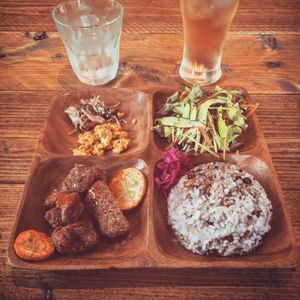 perfect lunch set - just 1000 (excluding whisky sour ;-) at Umi Cafe in Tokyo