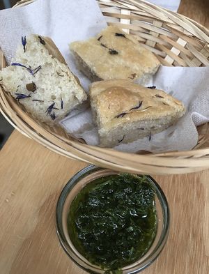 Starter to share at Otium Cold Press in Paris