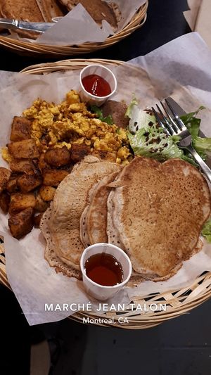 Brunch  at Gusta in Montreal