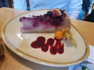 Käse-Kirschkuchen at Green Leaf Cafe in Erding