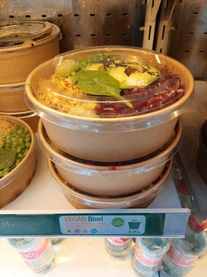 This vegan bowl looks promising with cous cous, chickpeas, edamame, quinoa, falafel, beet, avocado and more (8.90€) at Mr Clou - Hauptbahnhof in Frankfurt