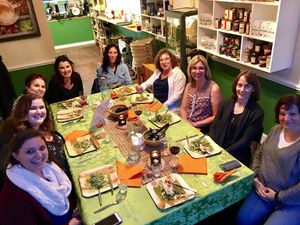 Private unique rawfood dining experience for Amy Kimsey of Healthy Adventures and her group at Grassroots Health in Edinburgh