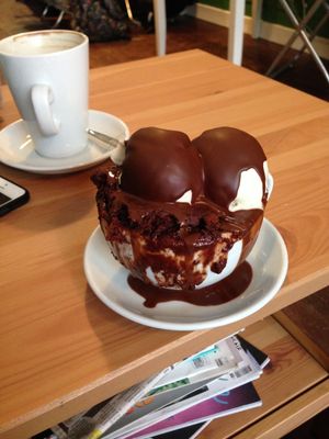 Chocolate pudding - oh my goodness this was A-ma-zing!!  Only £3. Another visit, as usual never disappointed. Thoroughly enjoyed oatly latte. Jo and Dean are so lovely hosts. Can't wait for next vist. Happy belated birthday for Monday. See you soon ?xx at Grassroots Health in Edinburgh