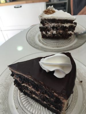 Peanut chocolate cake and carrot cake  at Alice in Wonder Pie in Santiago De Compostela