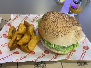 Giorginos Burger  at Papo's in Vigo
