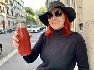 blackberry bliss juice / smoothie at Milano Caffe in Rome