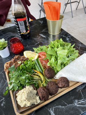   at Meshur Adiyaman Cigkoftecisi in Ghent