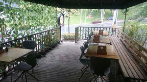 Cosy terrasse at Roll'up Sushi Burrito in Medellin