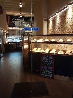 vegan sign, Empenaderia at La Empanaderie in Barcelona