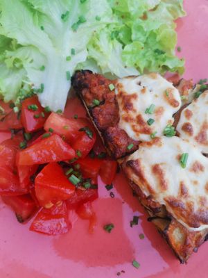 Tatin des Courgettes with vegan mozza at Totum Cantine Bio in Nantes