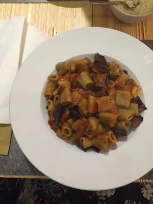 Pasta made from spinach with tomato sauce and aubergine at Pastaus in Valletta