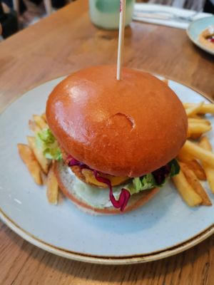 Vegan "chicken" burger at LHR - WonderTree - T2 in West London