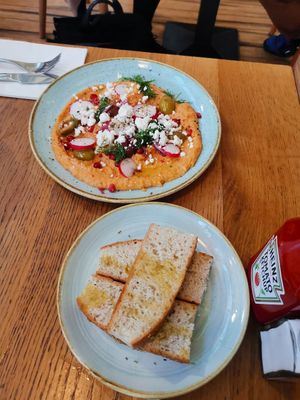 Hummus at LHR - WonderTree - T2 in West London