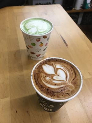 Coffee and matcha latte at Lilo Coffee Roasters in Osaka