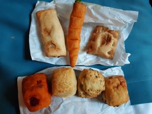 Spring roll, carrot with pesto, mushroom ravioli and mix of each below of which I forgot the name at Fill Good in Budapest