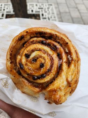 The most amazing snail. I'm so happy I got to try a vegan version of this as you see them (non vegan) all over in the regular bakeries at Fill Good in Budapest