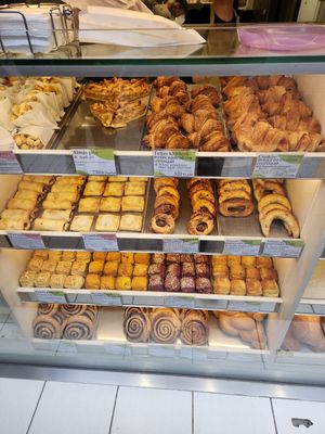 So many delicious options!! at Fill Good in Budapest