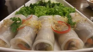 pho cuon rau cu (veggies rolled in pho noodle) at Phu Truc in Ho Chi Minh City