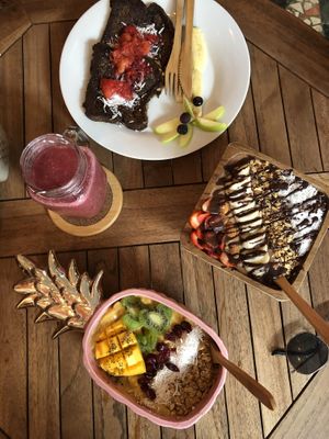 Delicious smoothie bowls at Aloha Raw Bar in Playa Del Carmen