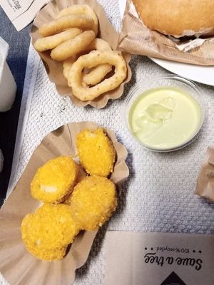 Onion rings and nuggets at Swing Kitchen - Josefstadt in Vienna