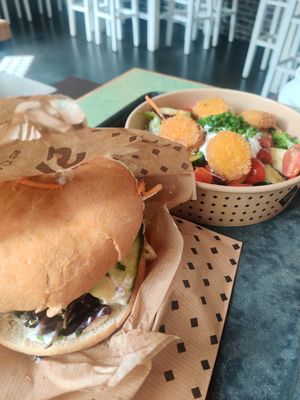 Vienna burger and Nugget salad at Swing Kitchen - Josefstadt in Vienna