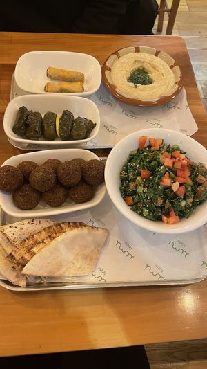Vegan plate for two (20€) #Veganuary at Umi Falafel in Cork