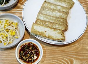 Fried Black Tofu at Baengnyeonok - 백년옥 in Seoul
