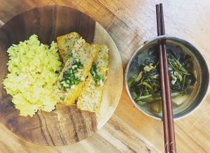 Vietnamese Rice Set (G)
Giá cả phải chăng  translation missing: en.products.vi_general.sale_price 158.000₫

Includes 3 of Chay's favorite Vietnamese dishes: Steamed Egg "Meatloaf" + Garlic & Oyster Sauce Stir-fry Bokchoy + Sweet and Sour Seasonal Green Clear Soup, with red rice. An authentic traditional Viet family meal.  at House Of Chay in Ho Chi Minh City