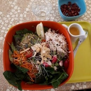 raw vegan bowl at World Food Barn in Paris