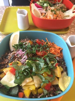 Photo of our summer bowl (red bowl) and the bowl of the day (blue bowl)  at World Food Barn in Paris