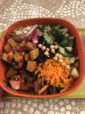 Bowl of the day at World Food Barn in Paris