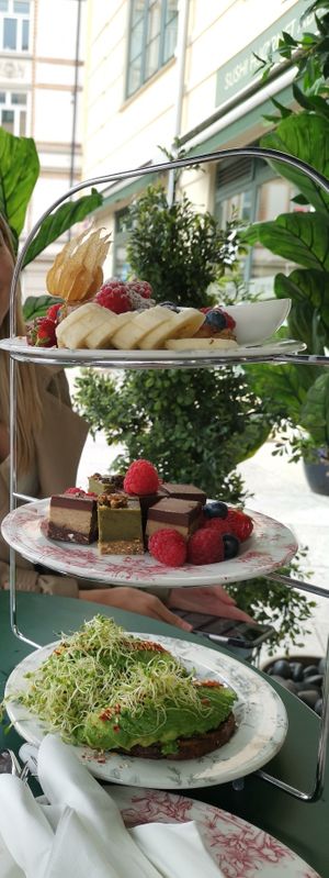Afternoon tea at Oslo Raw - Adamstuen Torg in Oslo