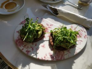 Classic avocado toasts at Oslo Raw - Adamstuen Torg in Oslo