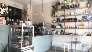 Theke  at Oslo Raw - Adamstuen Torg in Oslo