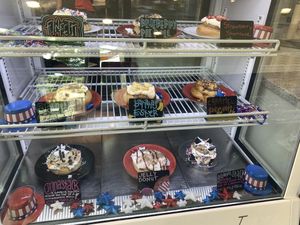 Display case   at Cinnaholic in Meridian