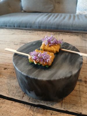 This was gorgeous. Just ok though- asparagus with something and flowers at VeVe in Copenhagen