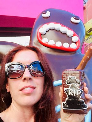 The vegan version of one of the Halloween Horror Nights donuts 🍩👍🏻 at Voodoo Doughnut in Universal City