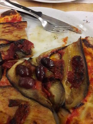 pizza at Olio Doliva in Sofia