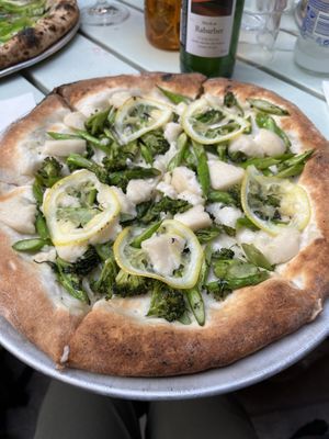 Bimi pizza - vegan and gluten free   at Bistro Bananas in Stockholm