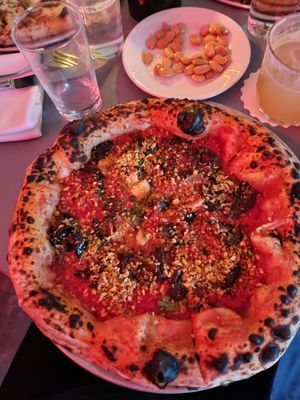 Vegan pizza at Bistro Bananas in Stockholm
