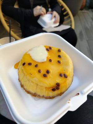 Passion fruit cheesecake at Chök in Barcelona