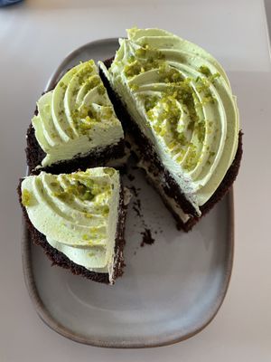 Pistacho’s mini pastís  at Chök in Barcelona