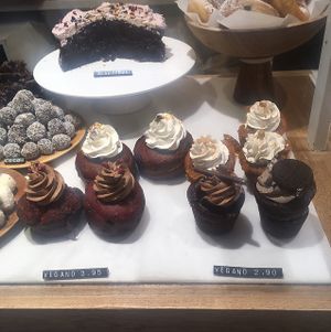 June 2017 - all vegan food labelled  at Chök in Barcelona