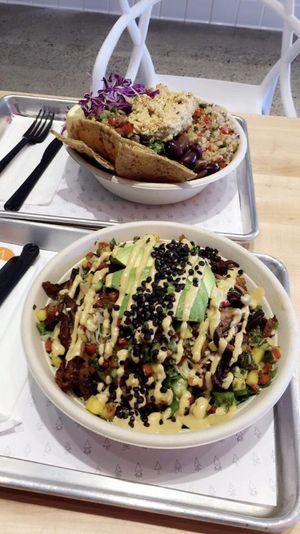 Yas at Vibe Organic Kitchen & Juice in Newport Beach