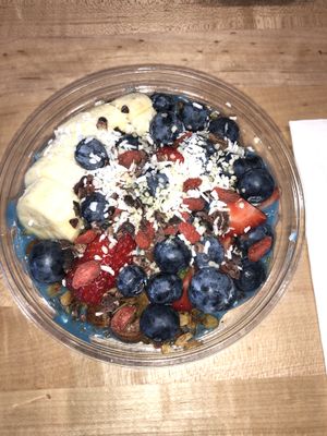 this was the blue majik smoothie bowl!! it was so delicious and satisfying!! at Vibe Organic Kitchen & Juice in Newport Beach