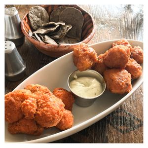 Alitas de coliflor mitad bbq y Buffalo. at Inspiracion 9 in Tijuana