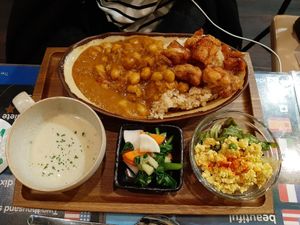 Curry at SOJO Esperanto-Vegana Kafejo in Tokyo