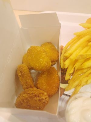 Nuggets plant-based + sauce mayo végane at ARN - Max - T5 in Stockholm