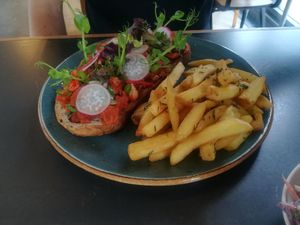 Pulled jackfruit sandwich & chips at Natural Bar & Kitchen in Birmingham