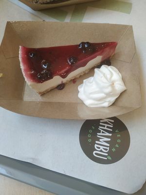 Tarta de queso con arandanos at Khambú Quart in Valencia